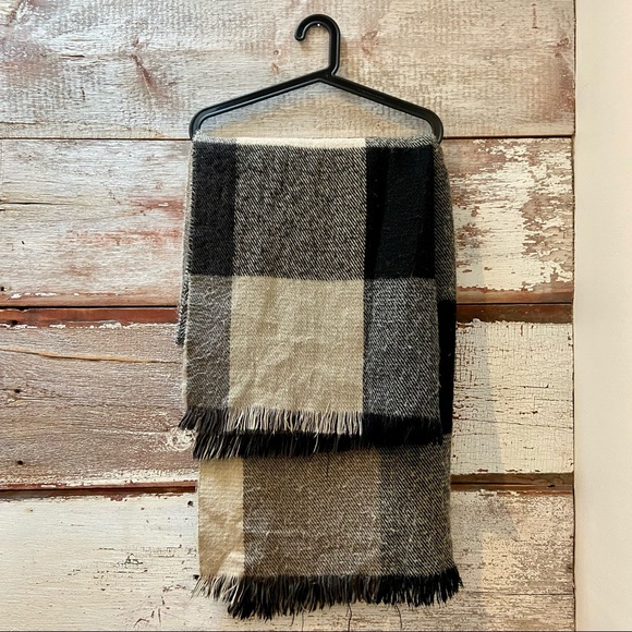 Garage Accessories - Garage // blanket scarf